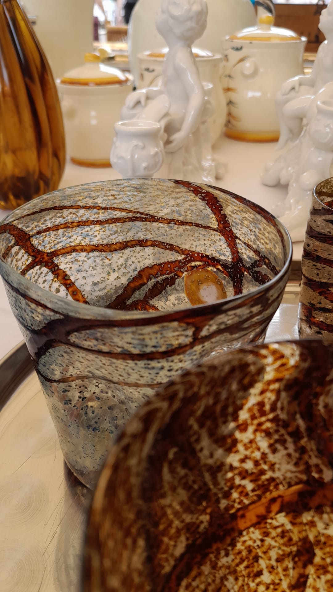 Dettaglio di Set di 5 bicchieri artistici in vetro soffiato – Murano style