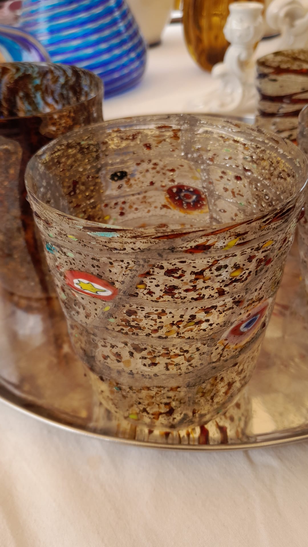 Dettaglio di Set di 5 bicchieri artistici in vetro soffiato – Murano style